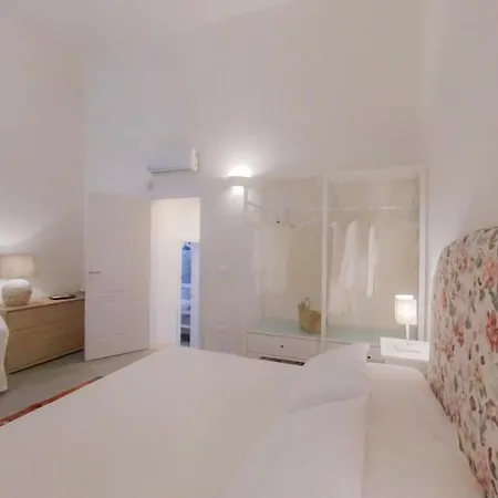 Holiday home Albarosa *